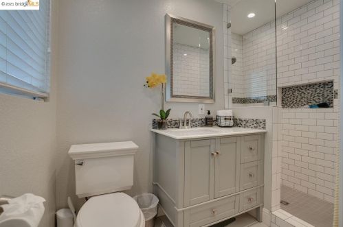 3978 Mulberry Dr, Concord CA 94519-1216 exterior