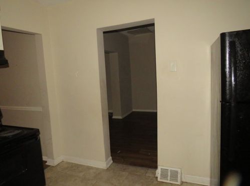 307 Lenox Ave, Pittsburgh PA  15221-4321 exterior