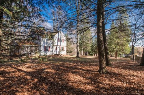 107 Bedell Rd, Poughkeepsie, NY 12603-1001