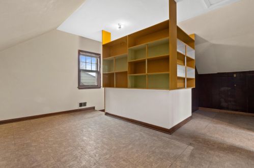 4249 1 Pl, Milwaukee WI 53207-3233 exterior