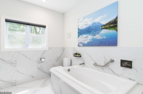 70 Elmwood Dr, Livingston NJ 07039-2231 exterior