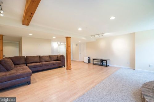 30 Hershey Dr, Pottstown PA 19465-8137 exterior