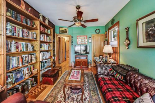 6207 Moody Ave, Chicago IL 60638-4313 exterior