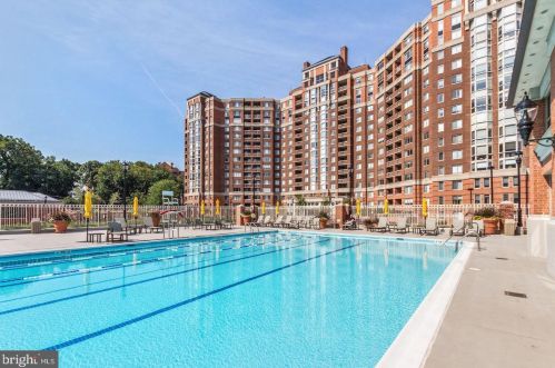 5809 Nicholson Ln, Rockville MD  20852-5740 exterior