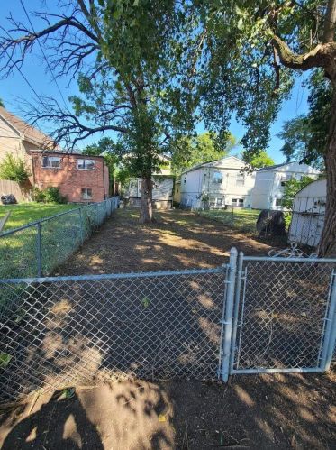 1537 110 St, Chicago IL 60617-6754 exterior