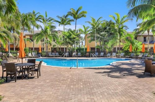 9111 Capistrano St, Naples, FL 34113-3246