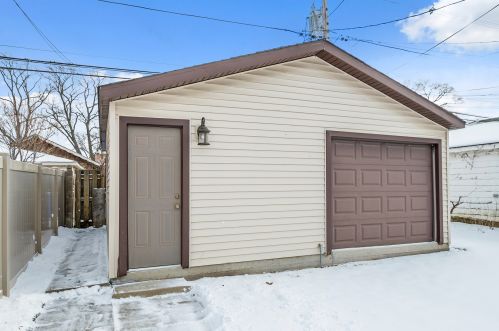 10025 Claremont Ave, Chicago IL 60643-1921 exterior