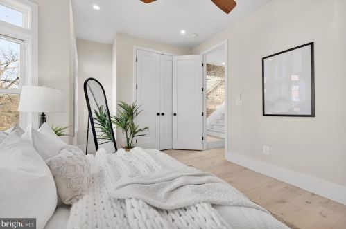 304 T St, Washington DC 20001-1842 exterior