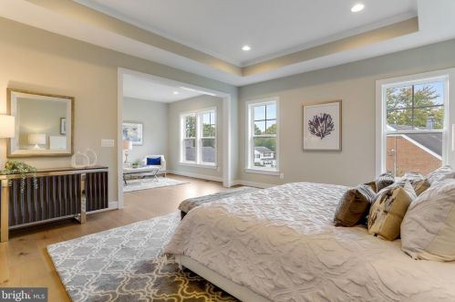 920 Darton Dr, Alexandria VA 22308-2021 exterior