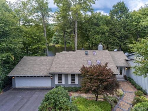 6 Lake Villa Ct, Highlands, NC 28741-7176