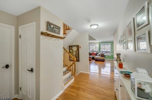 55 Bond St, Bridgewater, NJ 08807-2458