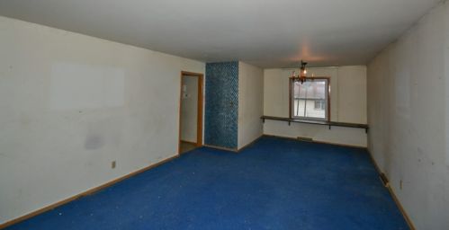 8620 Grantosa Dr, Milwaukee, WI 53225-4941