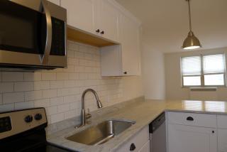 825 Iroquois St, Detroit MI  48214-2788 exterior