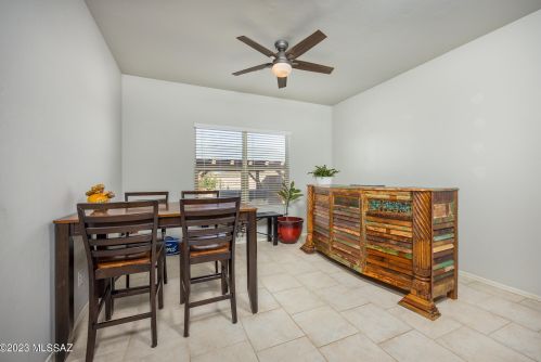 7484 Calle Colado, Tucson AZ  85757-6439 exterior