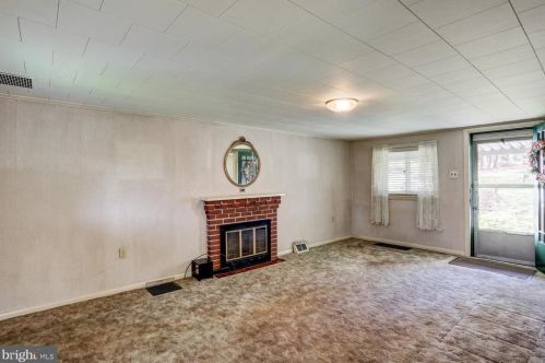 28 Eastland Dr, Lancaster PA 17602-4105 exterior