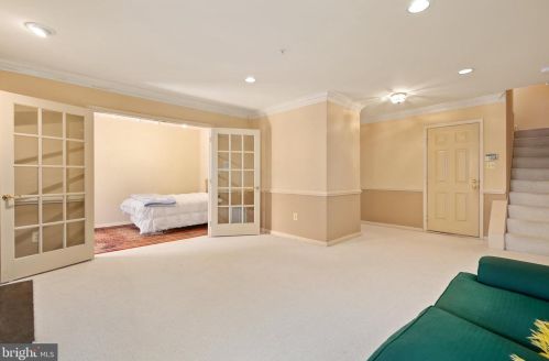 8402 Bells Ridge Ter, Rockville MD 20854-2799 exterior