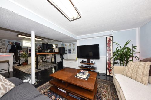 1410 Van Beck Ave, Milwaukee WI 53207-4531 exterior