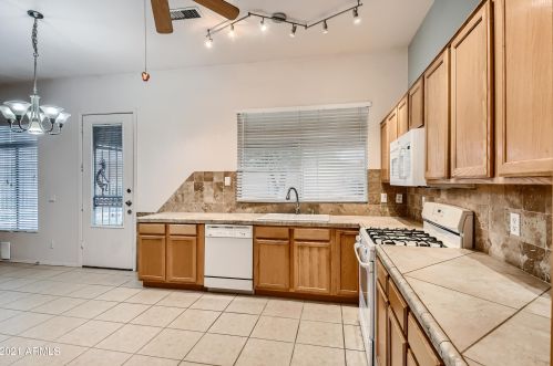 6842 Linda Ln, Chandler AZ 85226-5847 exterior