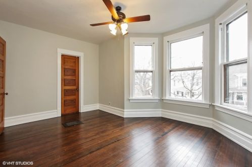 2049 Bradley Pl, Chicago IL  60618-4907 exterior