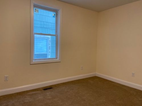 12 Lyon St, Worcester MA 01604-3622 exterior