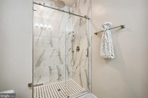 1610 Eastern Ave, Washington DC  20019-2708 exterior