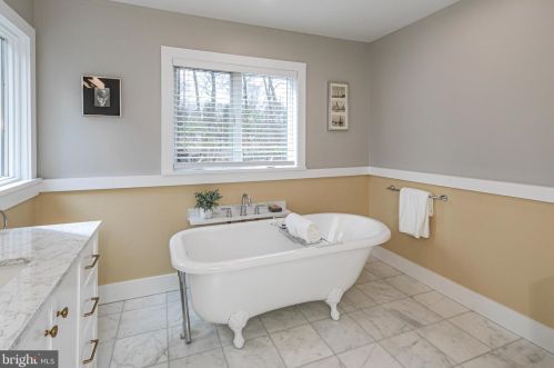 41 Manning Ln, Trenton NJ  08648-1018 exterior