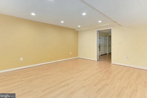 7712 Midday Ln, Alexandria VA 22306-2758 exterior