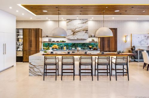 213 Kaalawai Pl, Honolulu HI 96816-4435 exterior