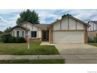 2101 Gabriel Dr, Troy MI  48083-2504 exterior