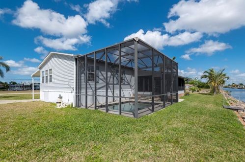 4914 Almar Dr, Punta Gorda FL 33950-8715 exterior