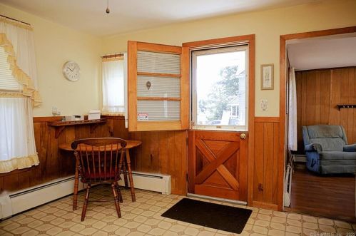 547 Riverside Ave, Torrington CT 06790-4841 exterior