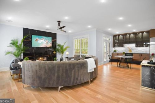 560 Morgan St, Atlanta GA 30308-2821 exterior