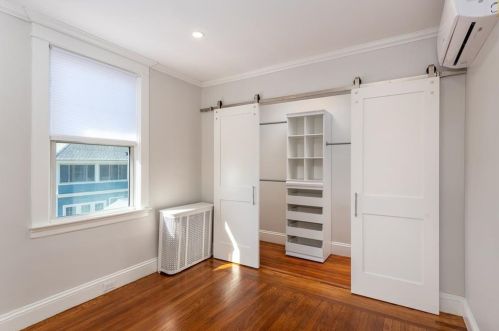 12 Goldsmith St, Providence RI 02906-4808 exterior