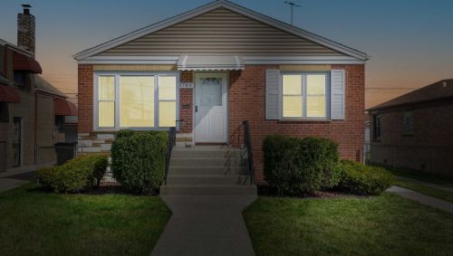 3786 Myrick St, Chicago, IL 60652-1837