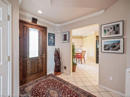 18293 Blue Heron Pointe Dr, Northville, MI 48168-9262