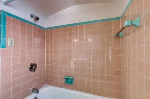 2529 70, Milwaukee WI 53223-2114 exterior