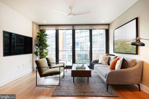 1015 2nd St, Philadelphia PA  19123-4244 exterior