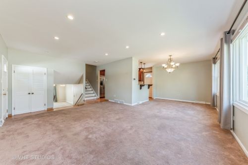 727 Willow Rd, Elmhurst, IL 60126-1765