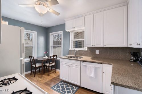 1817 Cork Street Ct, Kalamazoo MI 49001-4651 exterior