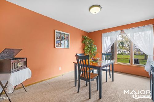 4010 Chamberlain Ave, Grand Rapids MI 49508-2615 exterior