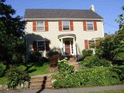 69 Day St, Newton, MA 02466-2918