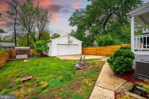 2813 Memorial St, Alexandria VA  22306-1743 exterior