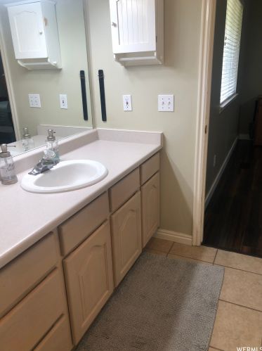 341 Ln Vera Ln, Sandy UT 84094 exterior