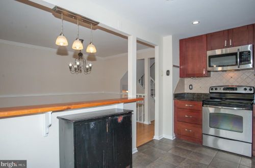 6528 Brookleigh Way, Alexandria VA exterior