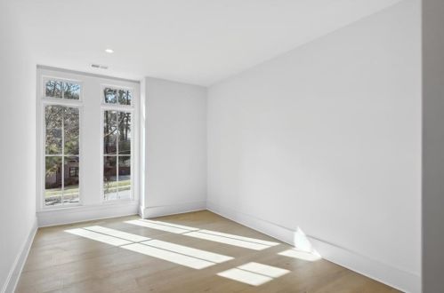 1266 Briardale Ln, Atlanta GA 30306-2624 exterior