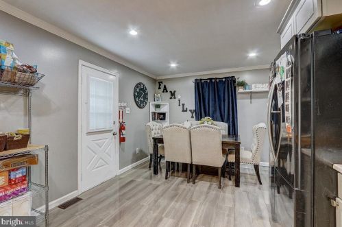 521 Riv Dr, Camden NJ 08110-2917 exterior