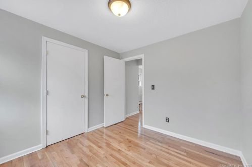 405 Francis St, New Britain CT 06053-3052 exterior