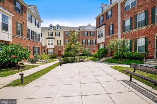 3502 Woodlake Dr, Silver Spring, MD 20904-4670