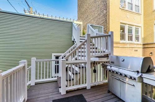 5056 Claremont Ave, Chicago IL  60625-1810 exterior