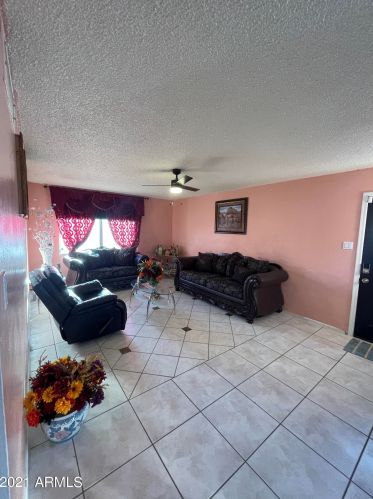 3011 81st Dr, Phoenix AZ  85033-4760 exterior